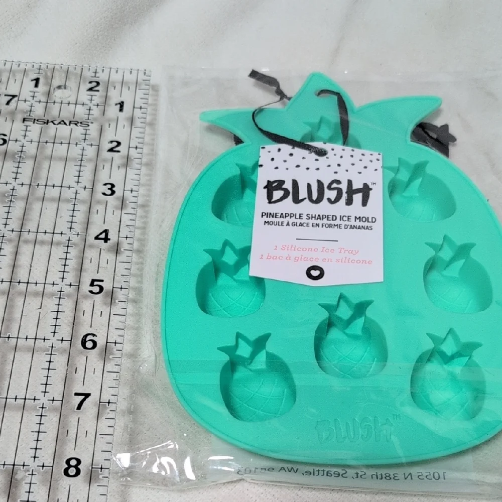 Blush Pineapple Silicone Ice Tray